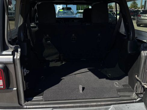 Used 2018 Jeep Wrangler Unlimited Sport w/ Technology Group AWD/4WD image 10