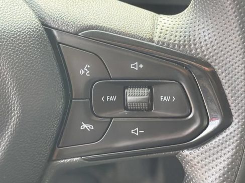 Used 2025 Chevrolet Trax LS FWD image 25