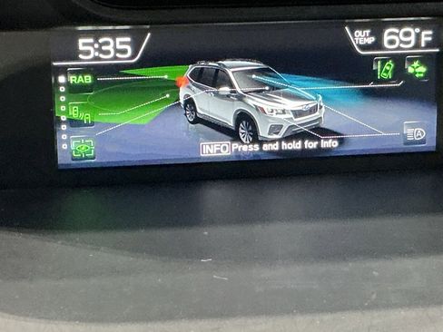 Used 2022 Subaru Forester Touring image 12