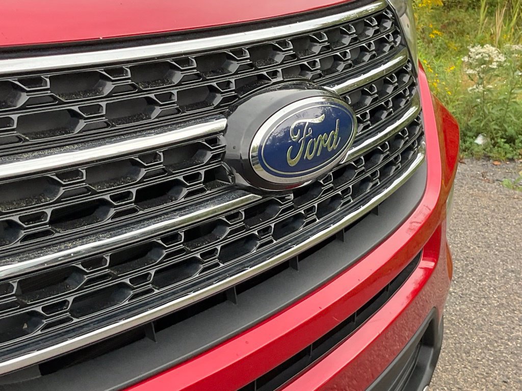 Used 2021 Ford Explorer XLT w/ Equipment Group 202A AWD/4WD image 23