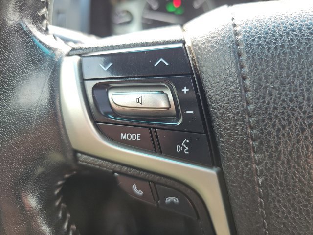 Used 2017 Toyota Land Cruiser AWD/4WD image 19