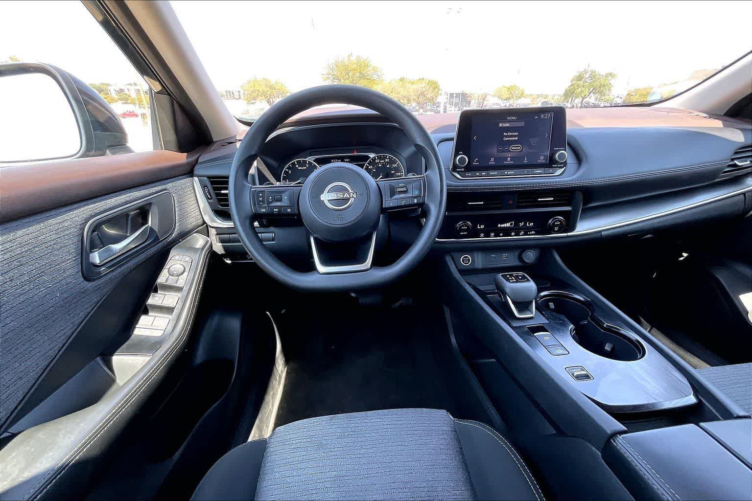 Used 2023 Nissan Rogue SV FWD image 13