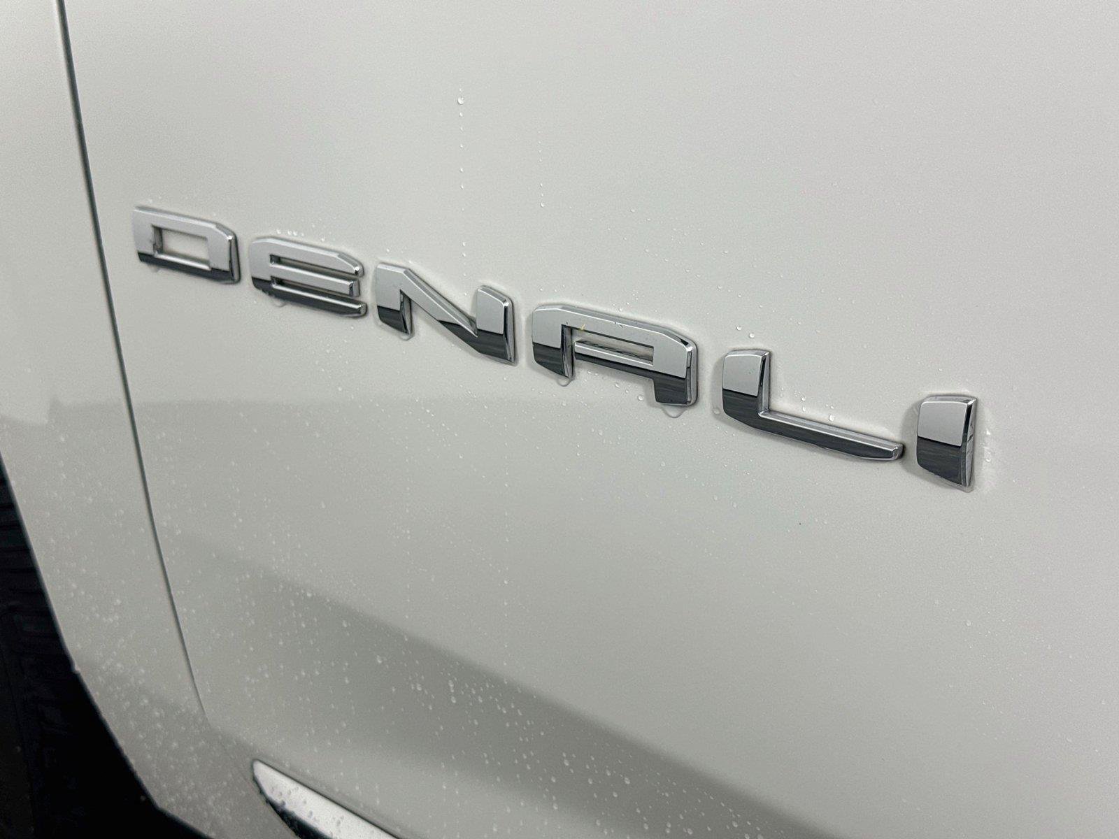Used 2022 GMC Yukon XL Denali w/ Denali Ultimate Package AWD/4WD image 50