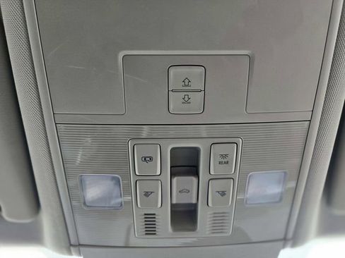 Used 2019 Volkswagen Atlas SE w/ Panoramic Sunroof Package image 33