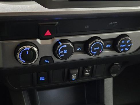 Used 2019 Toyota Tacoma SR5 image 25