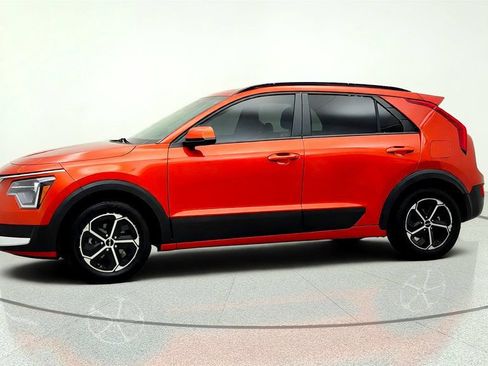 Used 2023 Kia Niro LX FWD image 8