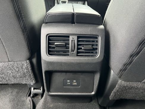 Used 2023 Nissan Rogue SV image 22