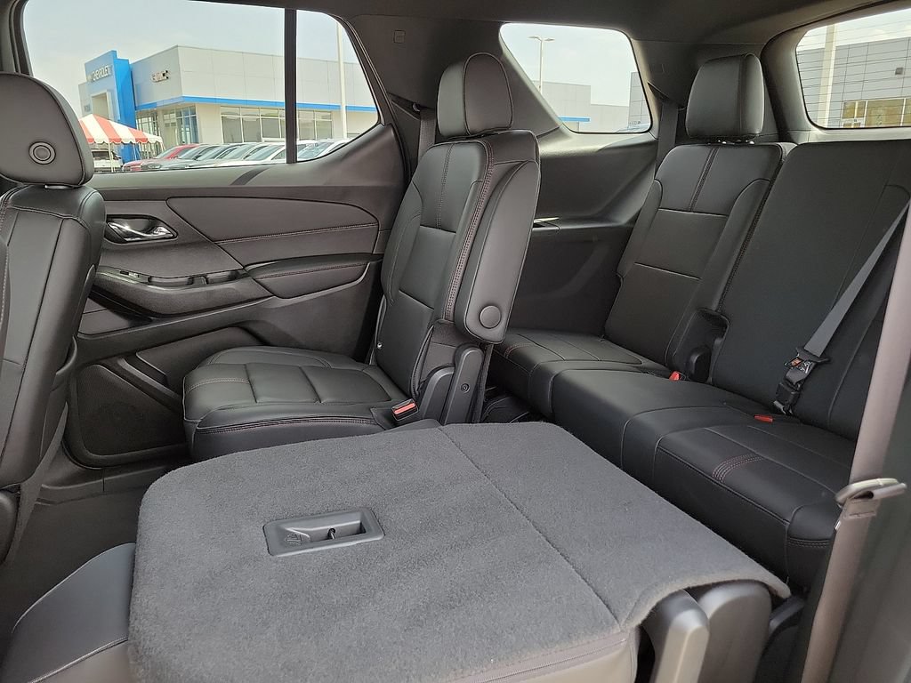 Used 2023 Chevrolet Traverse RS FWD image 19