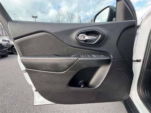 Used 2022 Jeep Cherokee Trailhawk image 26