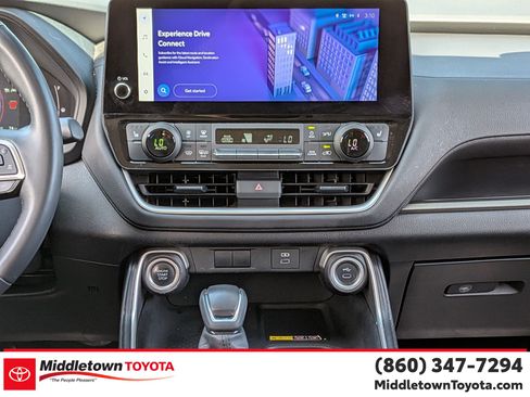 Certified 2024 Toyota Grand Highlander AWD image 30