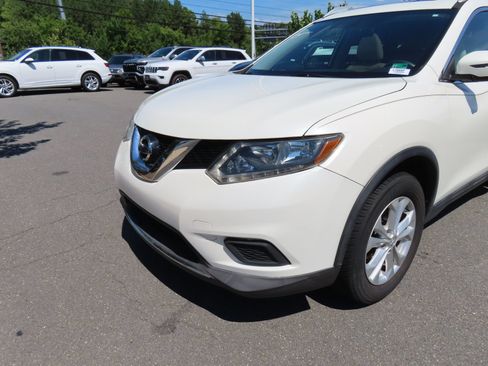 Used 2016 Nissan Rogue SV w/ SV Premium Package AWD/4WD image 8