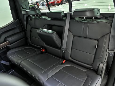 Used 2021 Chevrolet Silverado 1500 High Country AWD/4WD image 16