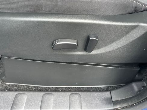 Certified 2024 Nissan Frontier SV w/ Technology Package image 16