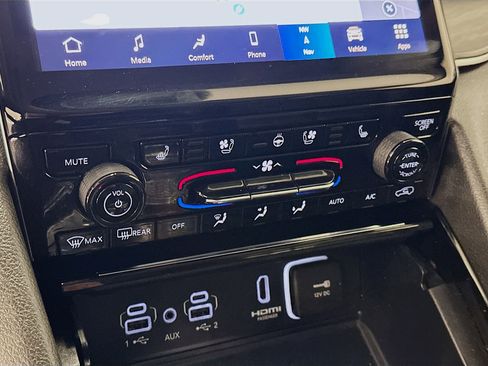 Used 2023 Jeep Grand Cherokee 4WD 4xe w/ Luxury Tech Group II image 24