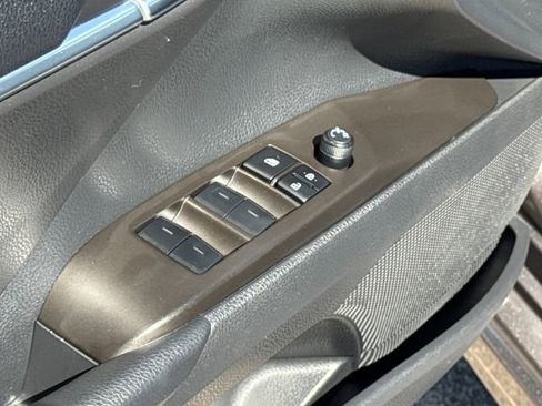 Used 2024 Toyota Camry SE image 7