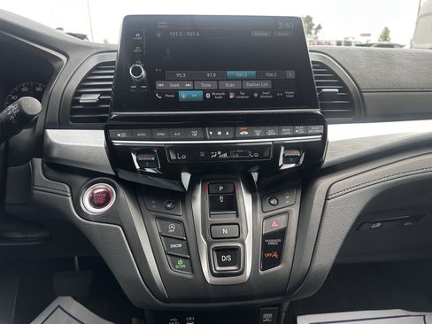Used 2025 Honda Odyssey EX-L image 16