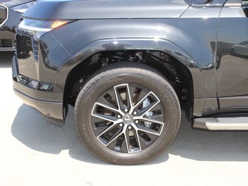 Certified 2024 Lexus GX 550 w/ Cold Area Package AWD/4WD image 4