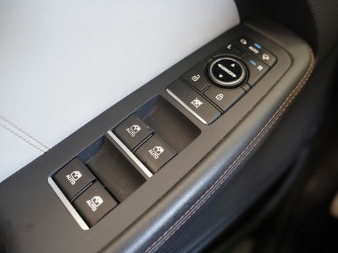 Used 2018 Genesis G80 3.3T Sport RWD image 29
