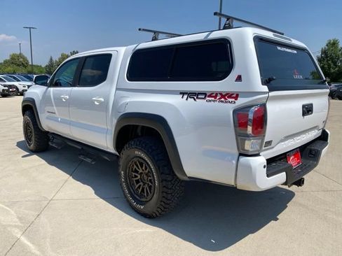 Used 2020 Toyota Tacoma TRD Off-Road w/ TRD Premium Off Road Package AWD/4WD image 3