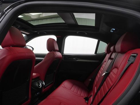 Used 2024 Alfa Romeo Stelvio Veloce image 21