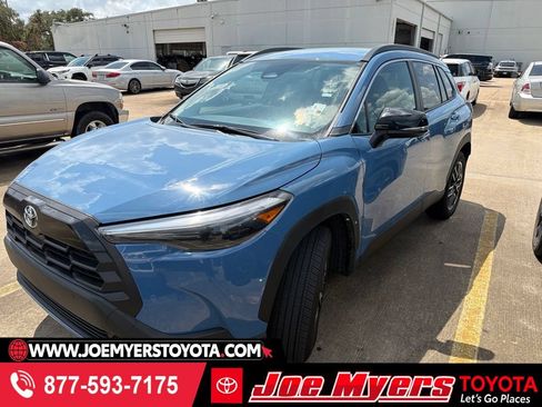 Used 2026 Toyota Corolla Cross XLE FWD image 1