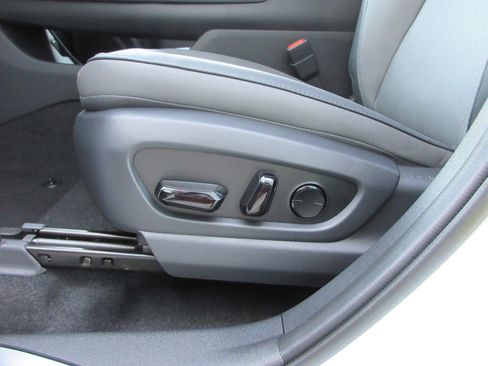 New 2026 Lexus RZ 450e AWD w/ Cold Area Package image 30