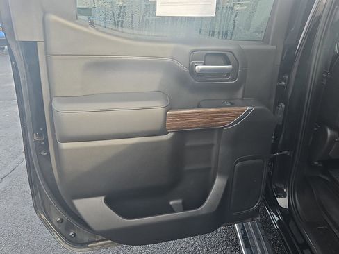 Used 2021 Chevrolet Silverado 1500 High Country w/ Technology Package image 13