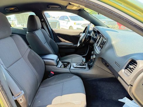 Used 2022 Dodge Charger SXT w/ Blacktop Package RWD image 41