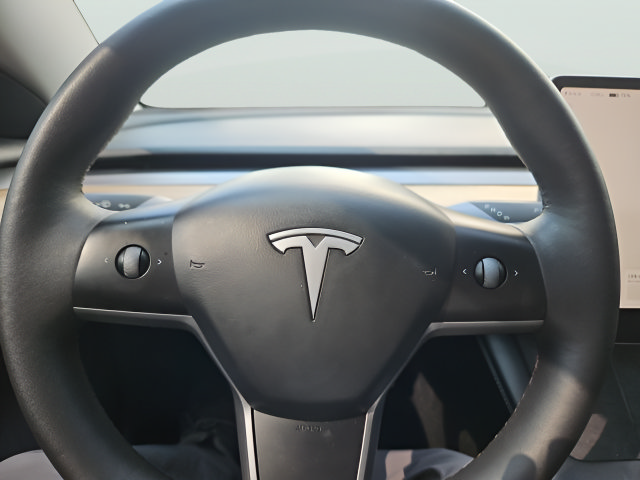 Used 2023 Tesla Model 3 Standard Range RWD image 26
