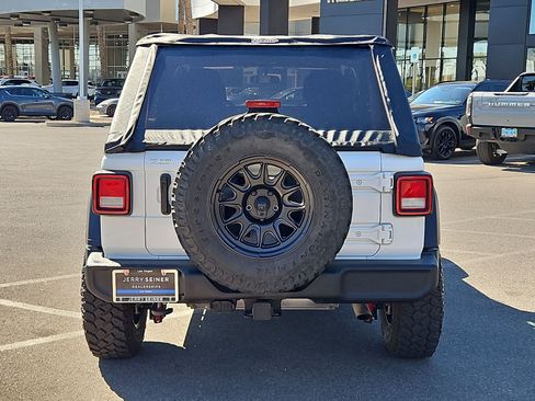 Used 2022 Jeep Wrangler Unlimited Sport AWD/4WD image 4