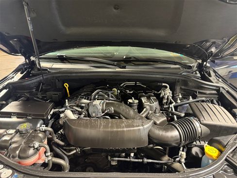 Used 2024 Dodge Durango GT image 27