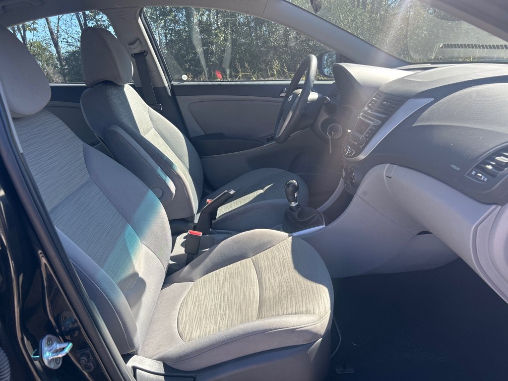 Used 2017 Hyundai Accent SE FWD image 16