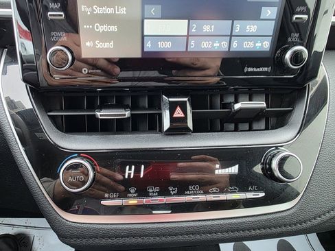 Used 2021 Toyota Corolla SE image 14