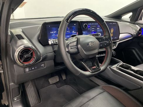 Used 2024 Chevrolet Equinox EV RS image 2