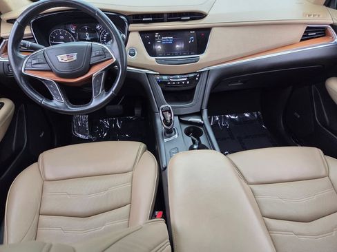 Used 2018 Cadillac XT5 Platinum w/ Driver Assist Package AWD/4WD image 8