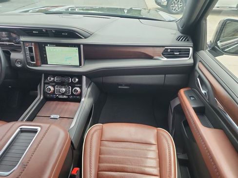 Certified 2023 GMC Yukon XL Denali Ultimate w/ LPO, Floor Liner Package AWD/4WD image 29