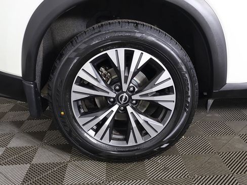 Used 2023 Nissan Rogue SV w/ SV Premium B Package image 21