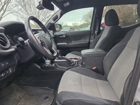 Used 2023 Toyota Tacoma TRD Off-Road image 5
