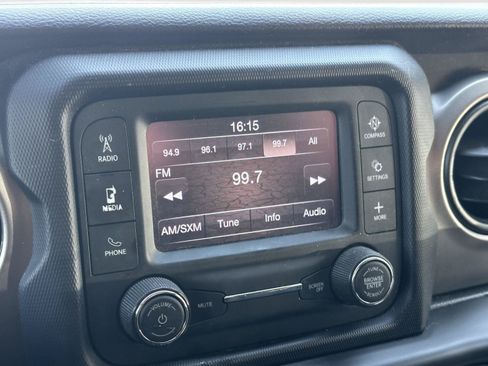 Used 2021 Jeep Wrangler Sport AWD/4WD image 12