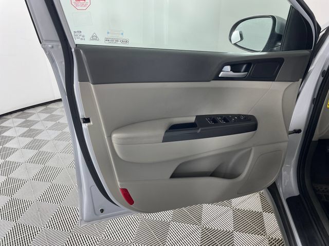 Used 2017 Kia Sportage LX AWD/4WD image 11
