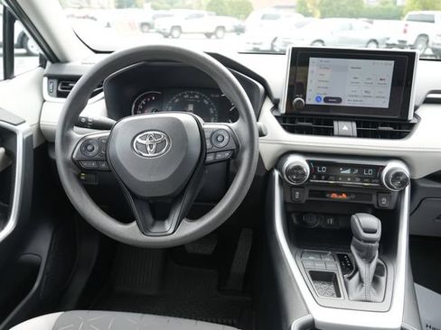 Used 2025 Toyota RAV4 XLE FWD image 18