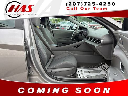 Used 2023 Hyundai Elantra SEL w/ Convenience Package FWD image 11