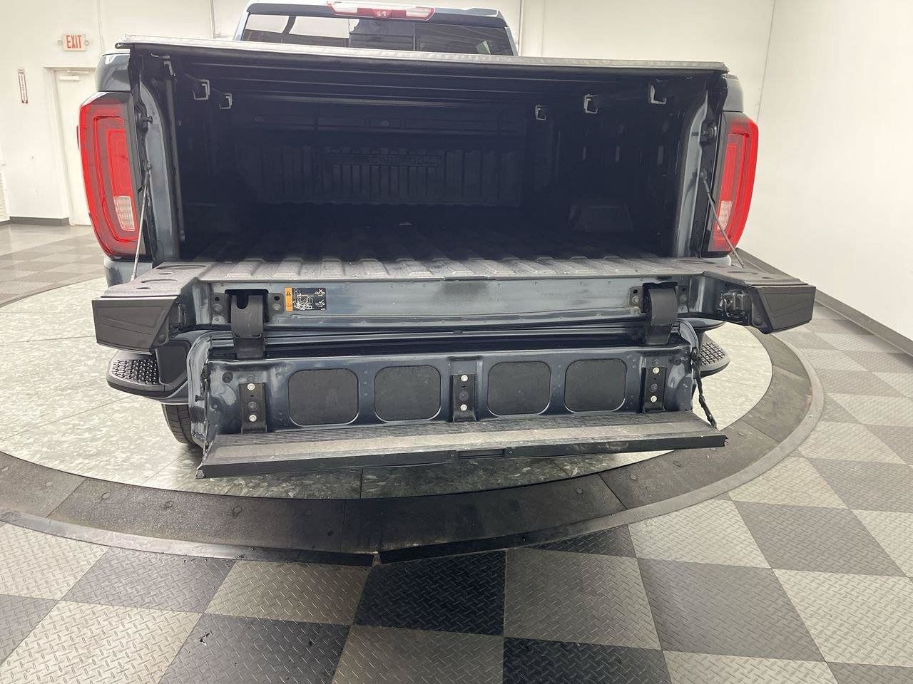 Used 2020 GMC Sierra 2500 Denali w/ Denali Ultimate Package AWD/4WD image 38