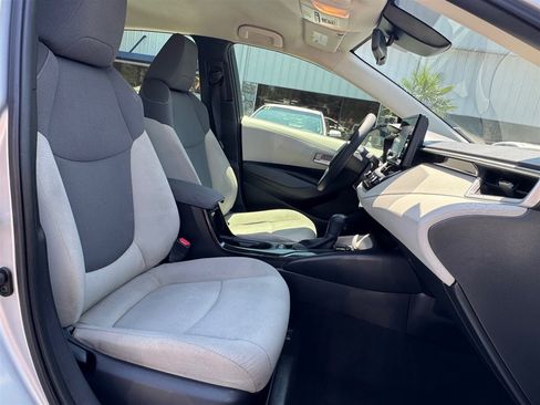 Used 2020 Toyota Corolla L FWD image 19