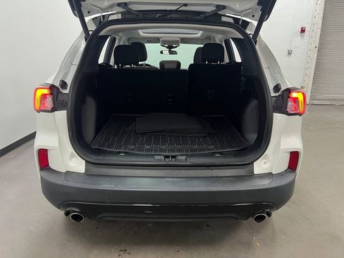 Used 2021 Ford Escape SE w/ SE Sport Appearance Package image 25