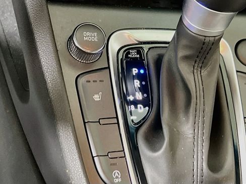 Used 2022 Hyundai Kona Limited AWD/4WD image 21