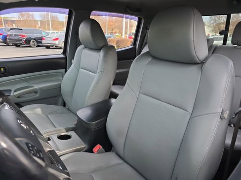 Used 2013 Toyota Tacoma PreRunner w/ Limited Pkg image 14