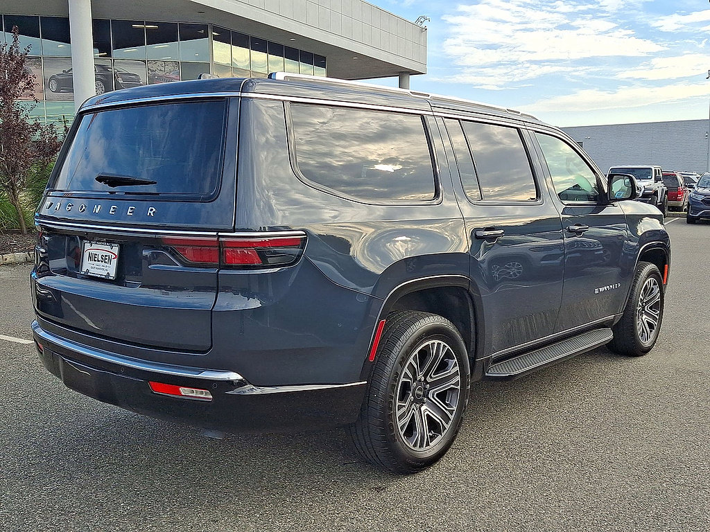 Used 2025 Jeep Wagoneer 4WD image 31