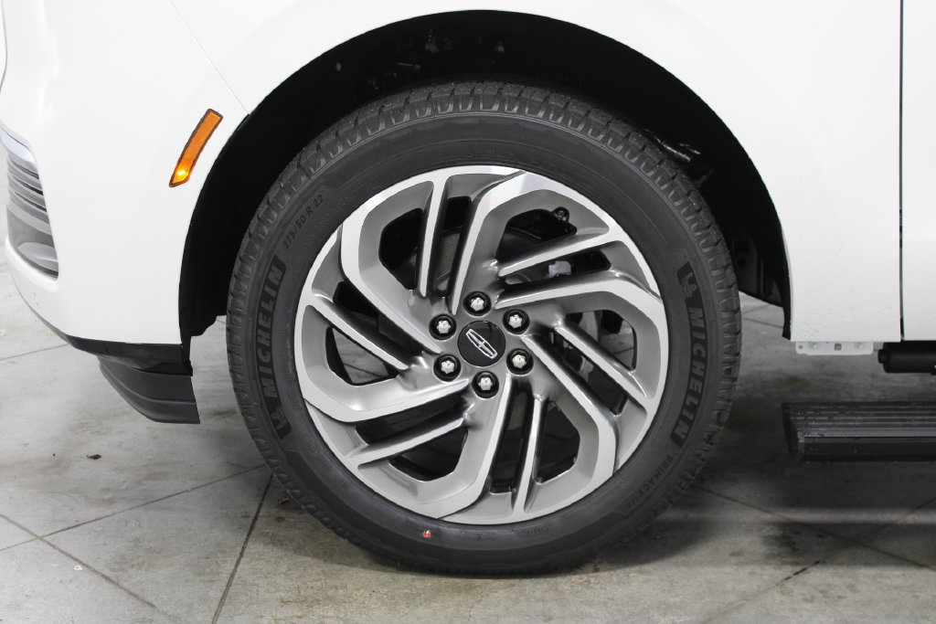 New 2027 Lincoln Navigator L Reserve AWD/4WD image 17