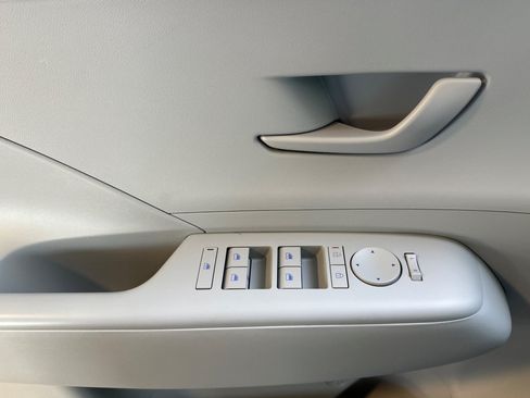 Certified 2025 Hyundai Kona SEL AWD/4WD image 11